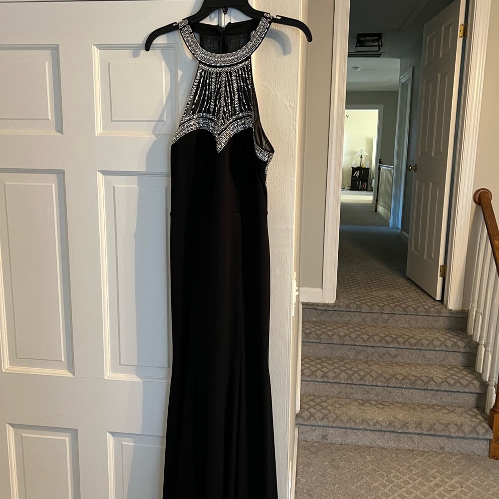 Beautiful black & silver formal dress. Perfect for Prom or black tie wedding.